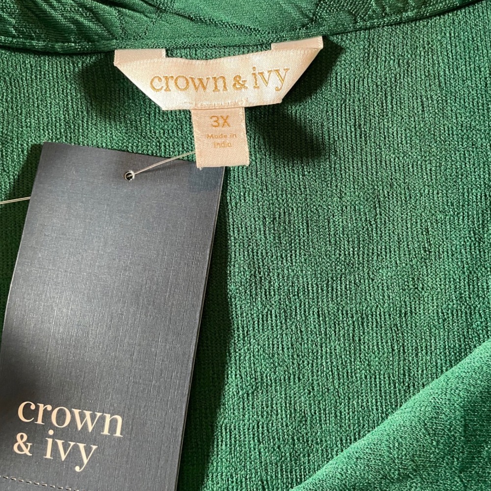 Crown and Ivy Plus Sz 3X Green Textured V Neck Ruffle Collar Long Sleeve Top NWT - Picture 4 of 7